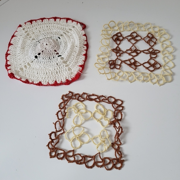 Lot of Three Vintage Crocheted Tatted Doilies - Picture 2 of 11